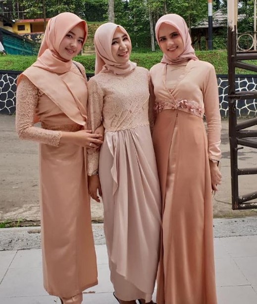 Model Gaun Pesta Brokat Terbaru Mewah Baby Peach