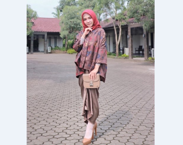 Model Kebaya Modern Blouse Maroon