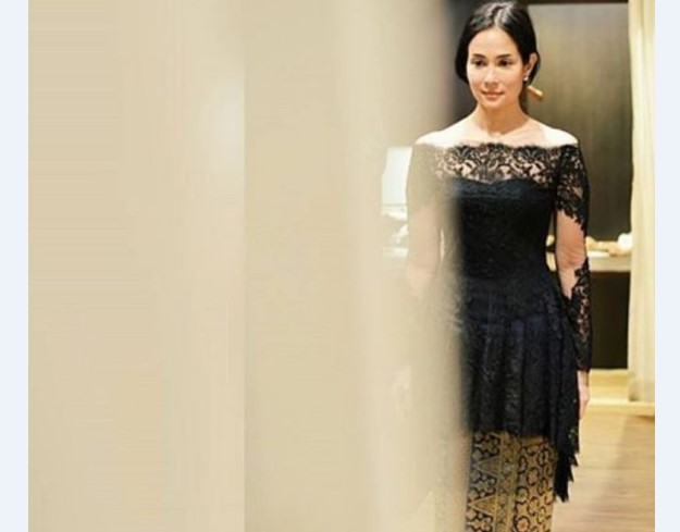 Model Kebaya Modern Lainnya Sabrina Hitam