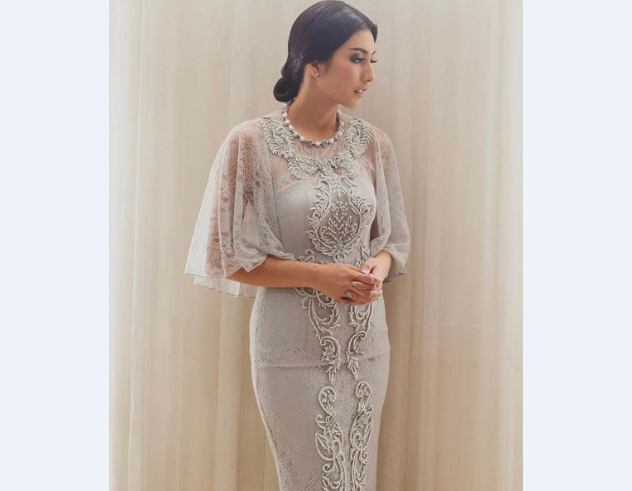Model Kebaya Modern Lainnya Soft Grey Bordir Motif