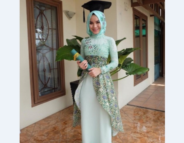 Model Kebaya Modern Lainnya Tosca Muda