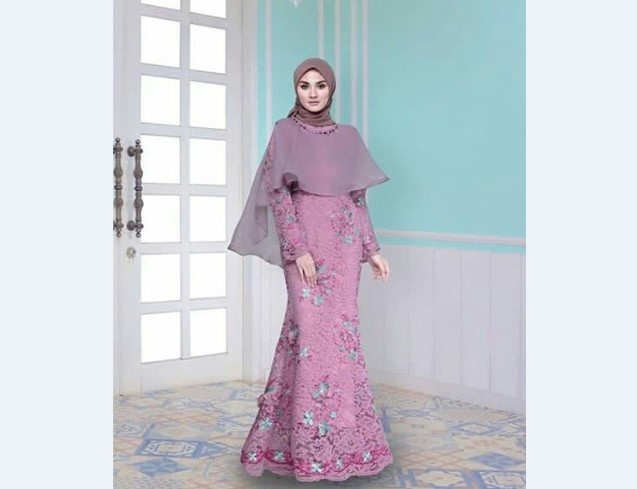 Model Kebaya Muslim Cape Ungu