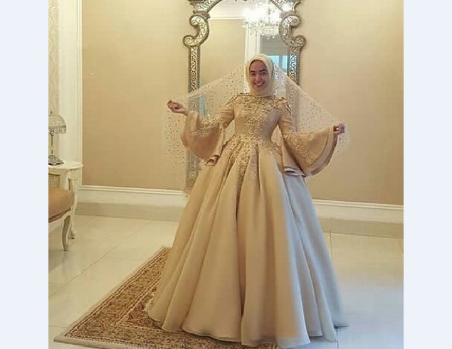 Model Kebaya Muslim Gaun Krem