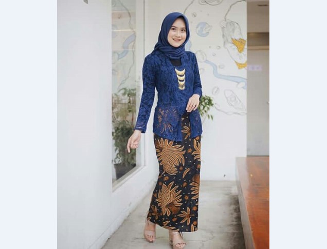 Model Kebaya Muslim Kutubaru Navy