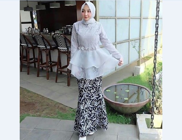 Model Kebaya Muslim Peplum Abu Muda
