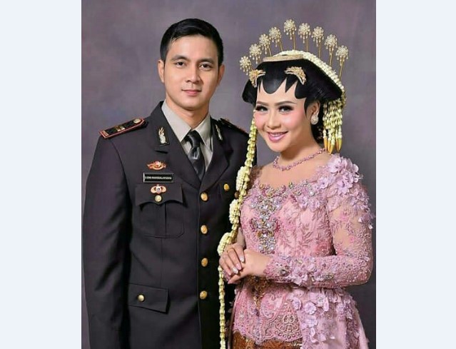 Model Kebaya Pengantin Ala Putri Solo Baby Pink