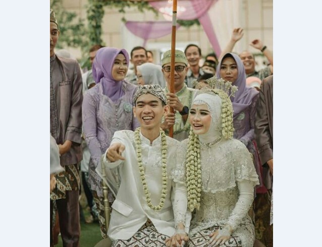 Model Kebaya Pengantin Cape Putih