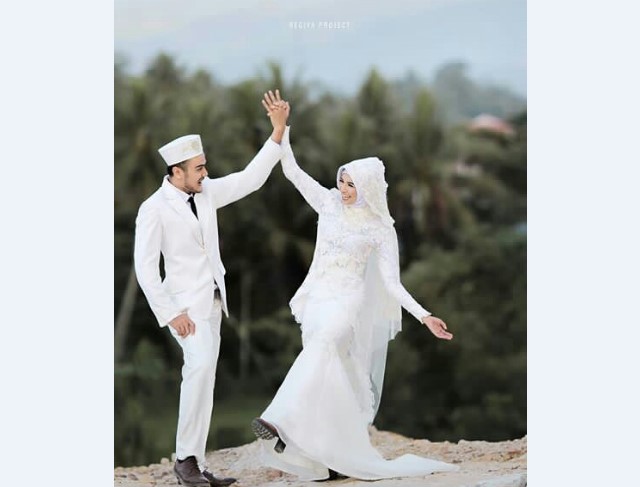 Model Kebaya Pengantin Gaun Putih