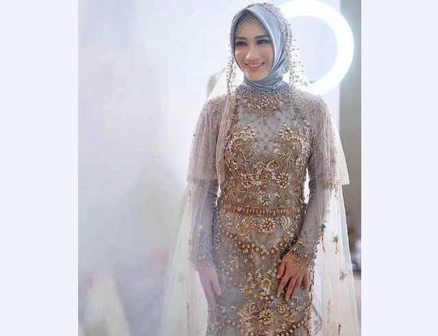 Model Kebaya Pengantin Lainnya Biru Emas
