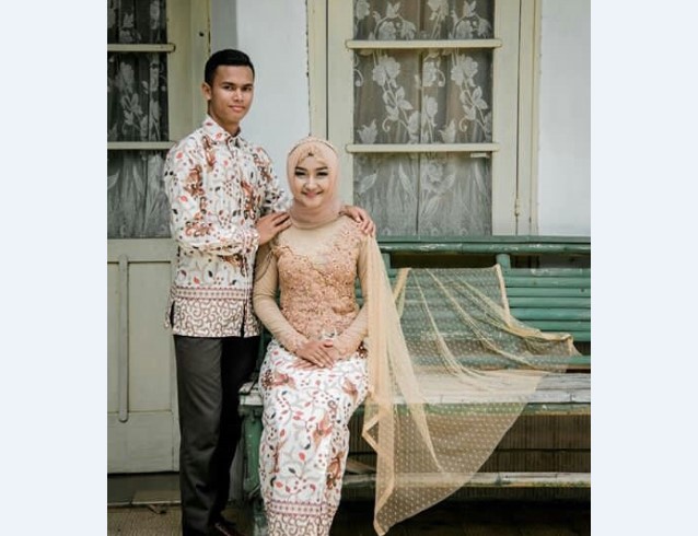 Model Kebaya Pengantin Lainnya Peach Batik