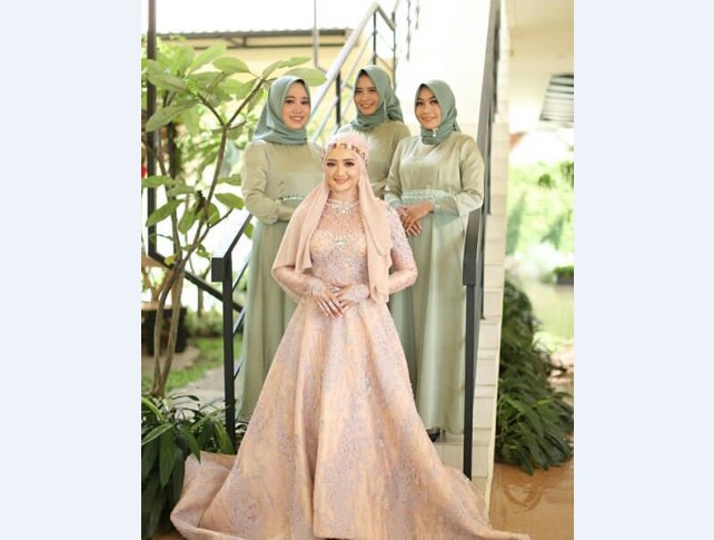 Model Kebaya Pengantin Lainnya Peach Muda