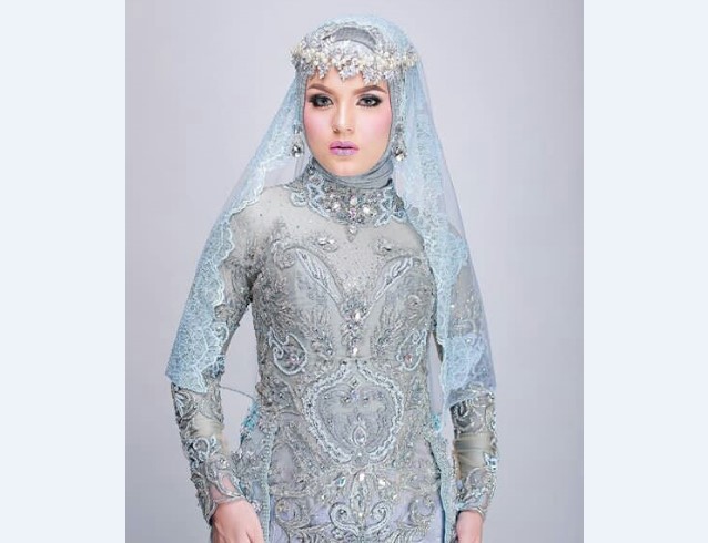 Model Kebaya Pengantin Perpaduan Tudung Kepala Biru Mda