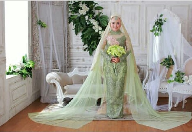 Model Kebaya Pengantin Perpaduan Tudung Kepala Hijau Muda