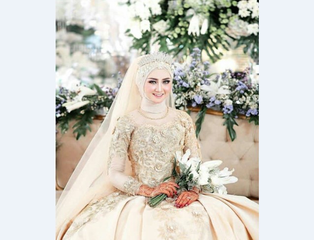 Model Kebaya Pengantin Princess Krem Muda U Neck