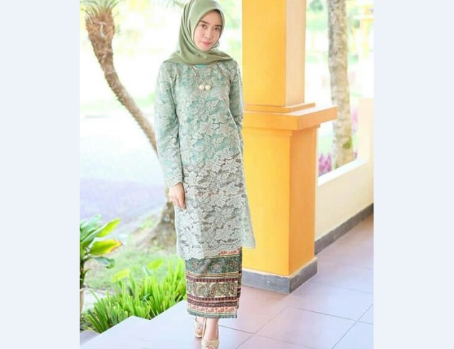 Model Kebaya Pesta Atasan Polos Panjang Hijau Muda