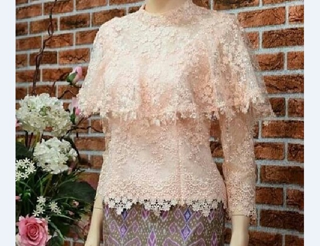 Model Kebaya Pesta Cape Peach Muda