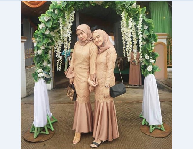 Model Kebaya Pesta Duyung Krem