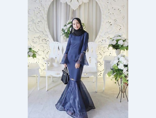 Model Kebaya Pesta Duyung Navy Terompet