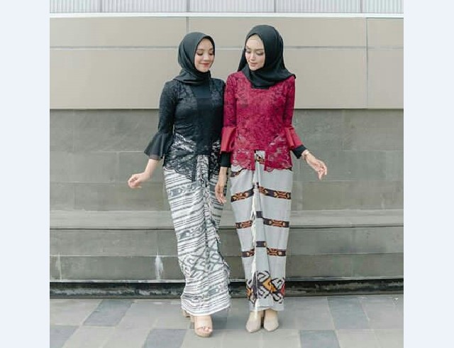 Model Kebaya Pesta Kutubaru Merah Hitam