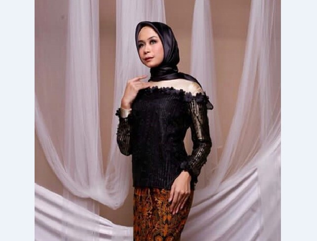 Model Kebaya Pesta Lainnya Hitam