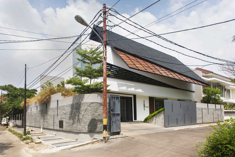 gambar rumah sederhana atap miring