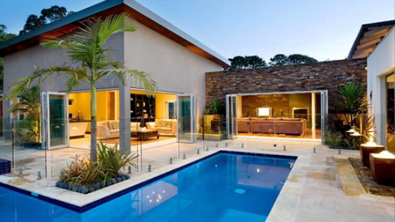 Rumah Minimalis Modern Ada Kolam Renang