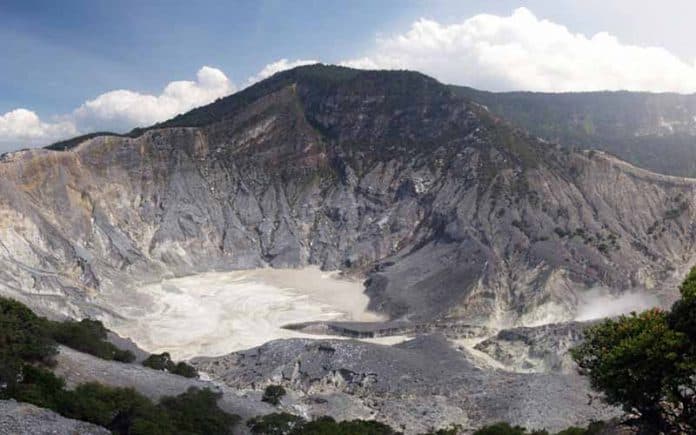 Gunung Tangkuban Perahu
