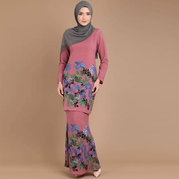 Baju Kurung Tulang Belut, Pakaian Adat Riau