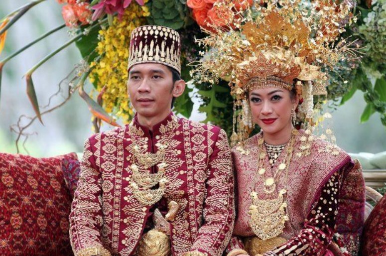 Baju Pengantin Adat Jambi Modern