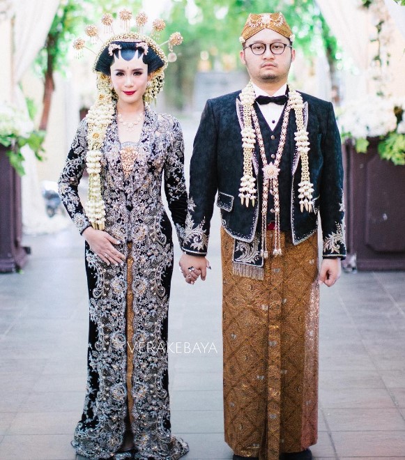 Baju Pengantin Adat Jawa Tradisional Basahan