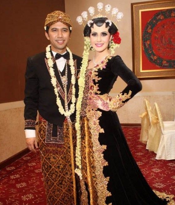 Baju Pengantin Adat Jawa Tradisional Kanigaran