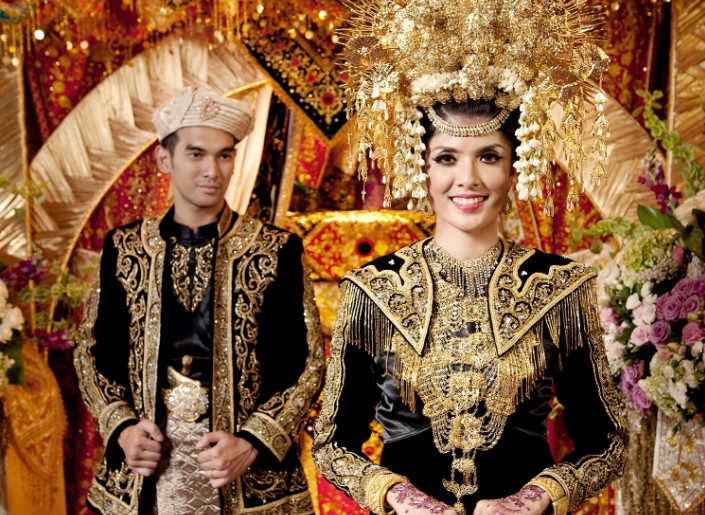 Baju Pengantin Adat Padang Modern Tradisional