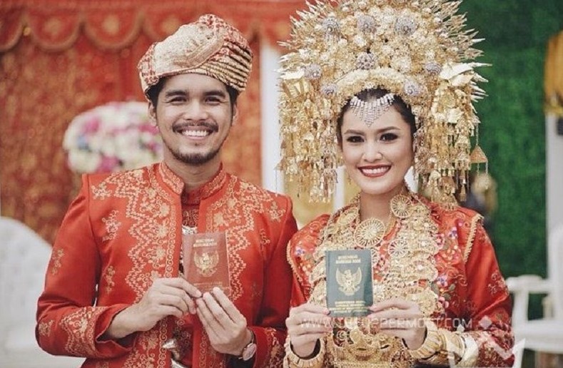 Baju Pengantin Adat Padang Tradisional Modern