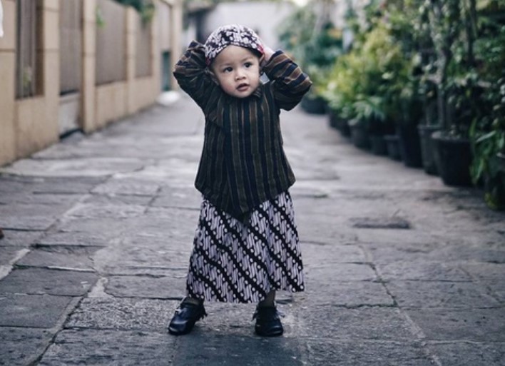 Busana Kencongan, Pakaian Adat Yogyakarta Untuk Anak Laki-Laki