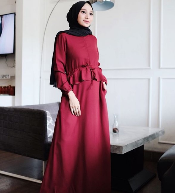 Model Baju Gamis Terbaru 2019 MaroonModel Baju Gamis Terbaru 2019 Maroon