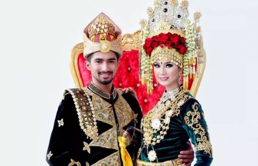 Pakaian Adat Aceh Ulee Balang