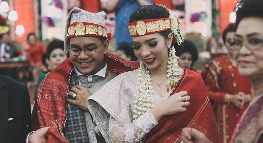 Pakaian Adat Batak Toba Modern