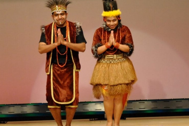 Pakaian Adat Ewer Papua Tradisional