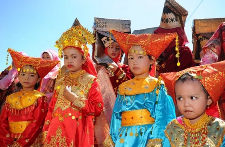 Pakaian Adat Padang Sumatera Barat