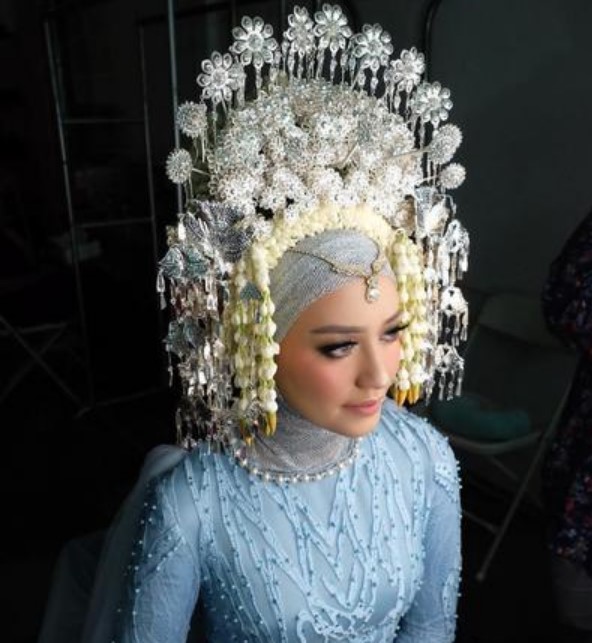 Pakaian Adat Padang Wanita Modern
