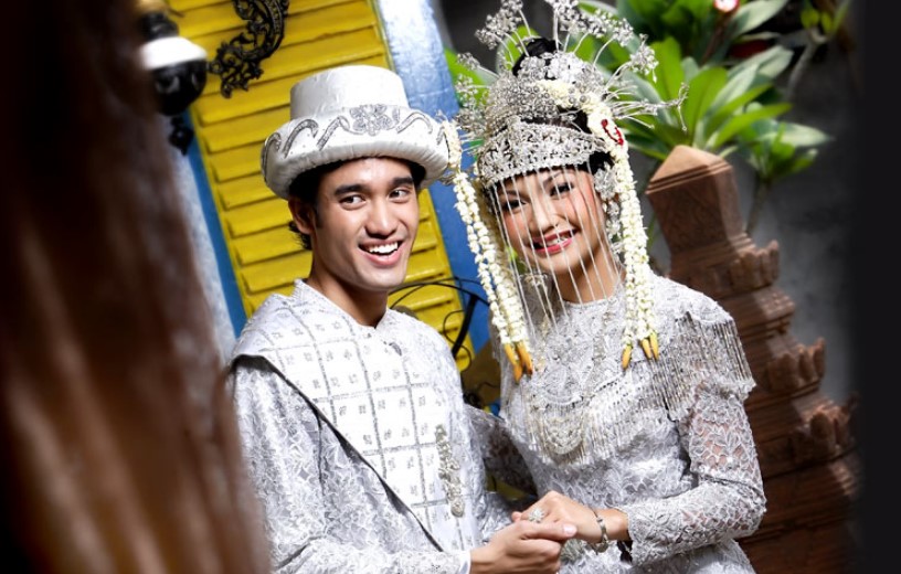 Pakaian Adat Pengantin Betawi Modern