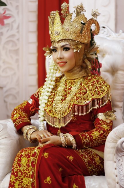 Pakaian Adat Wanita Jambi Modern Tradisional