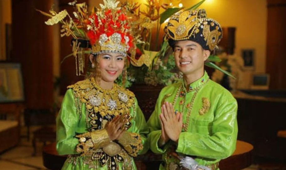 Baju Adat Gorontalo Pria