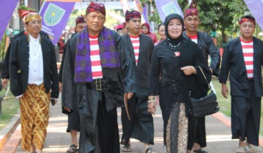 Baju Adat Madura Laki-laki Tradisional Modern