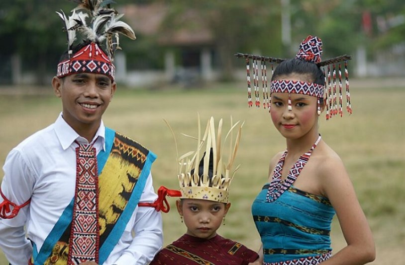 Baju Adat NTT Pria Tradisional Suku Helong