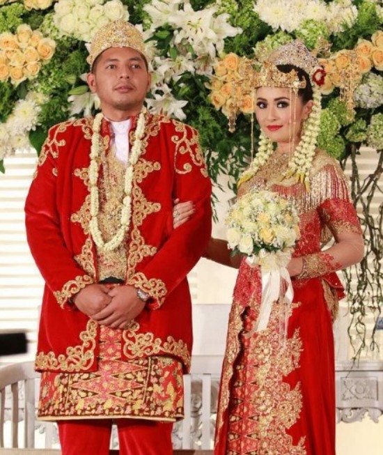 Baju Adat Pengantin Jakarta Modern