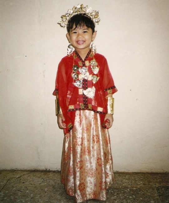 Baju Adat Sulawesi Anak Tradisional