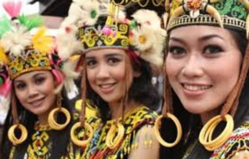 Baju Dayak Modern Tradisional Wanita