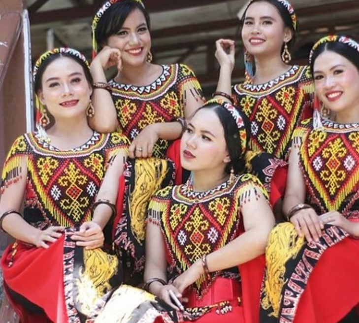 Pakaian Adat Kalimantan Barat Modern