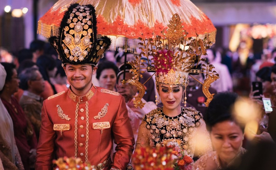 Pakaian Adat Pengantin Gorontalo Modern